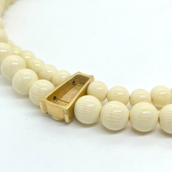 VINTAGE 80S NAPIER CREAM GOLD TONE NECKLACE ETRUSCAN MULTI STRAND ACRYLIC BEAD - Picture 13 of 16